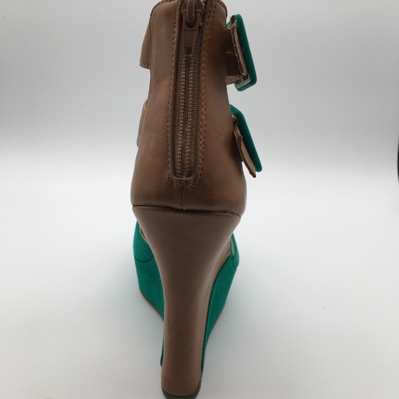 BERTINNI Suede Platform Sandals - Picture 6 of 8